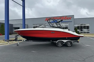 Sea Ray SPX 210