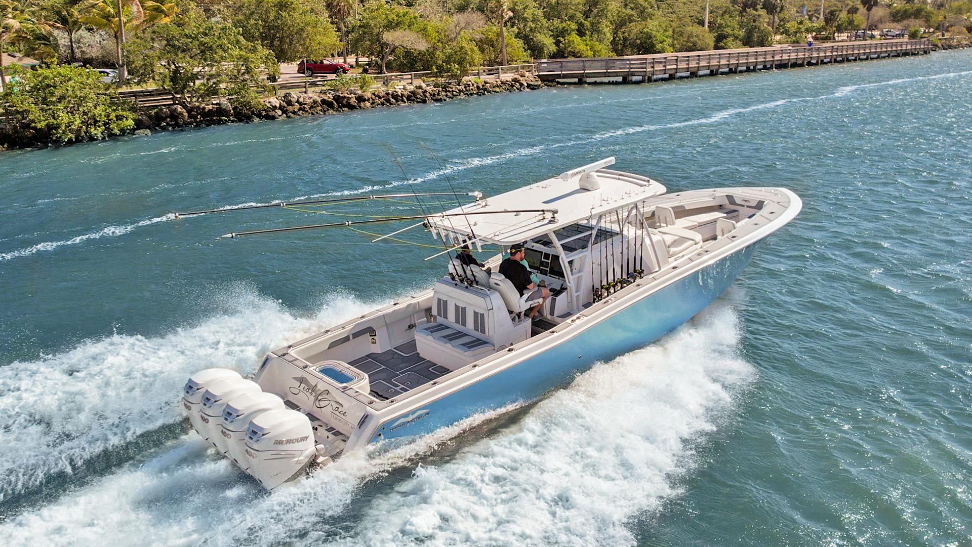 2021 Invincible 42 Center Console Cabin Bateaux à console centrale à