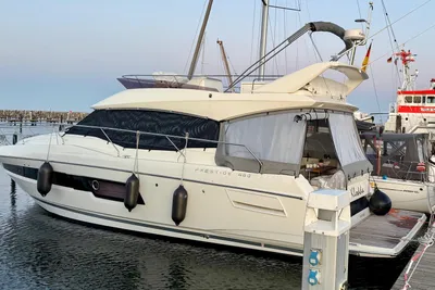 2023 Prestige 460 Fly