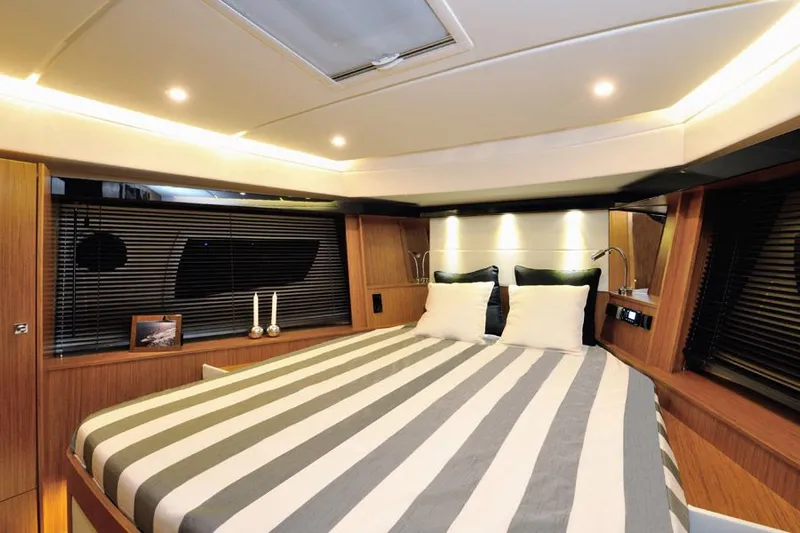 Lady Bavarkica Yacht Photos Pics Manufacturer Provided Image: Bavaria Virtess 420 Fly Cabin