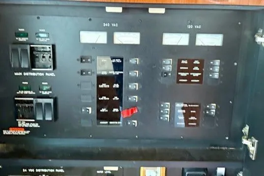  Yacht Photos Pics Electrical control panel on 2001 Sea Ray 540 Cockpit Motor Yacht.
