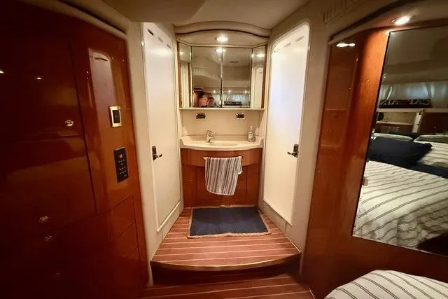  Yacht Photos Pics Luxurious 2001 Sea Ray 540 Cockpit Motor Yacht interior with elegant wood finishes.