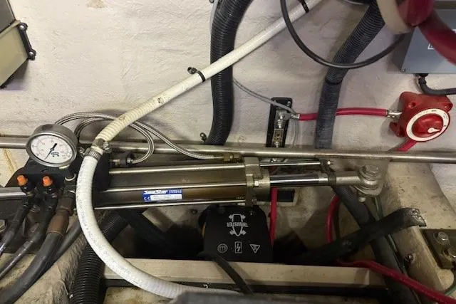  Yacht Photos Pics Engine room of 2001 Sea Ray 540 Cockpit Motor Yacht with hydraulic components.