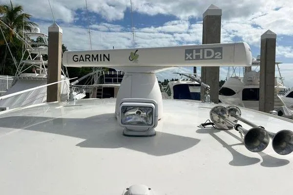 Gyn Tonic Yacht Photos Pics 2018 Hydra-Sports 3000 CC boat with Garmin xHD2 radar and spotlight on deck.
