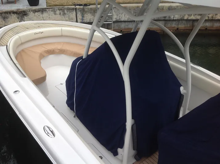  Yacht Photos Pics Helm (covered)