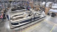 2023 Barletta Lusso 25UC Tri-Toon