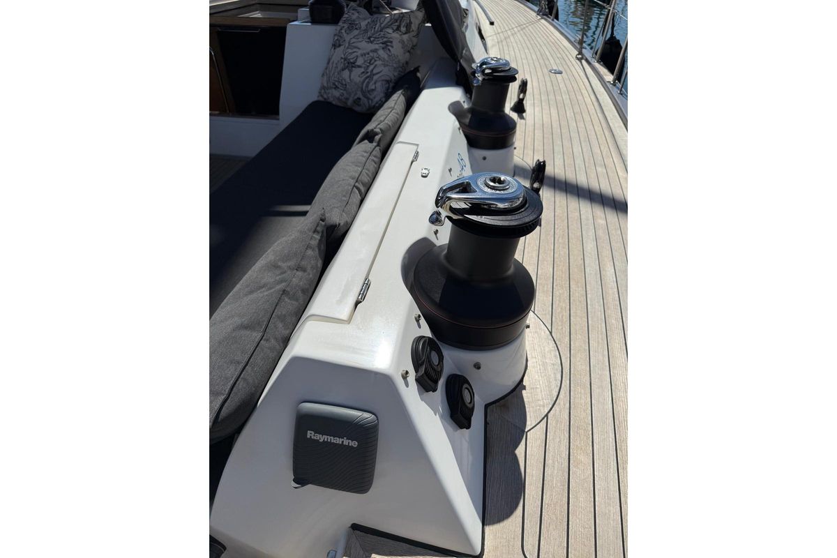2012 Solaris 48 