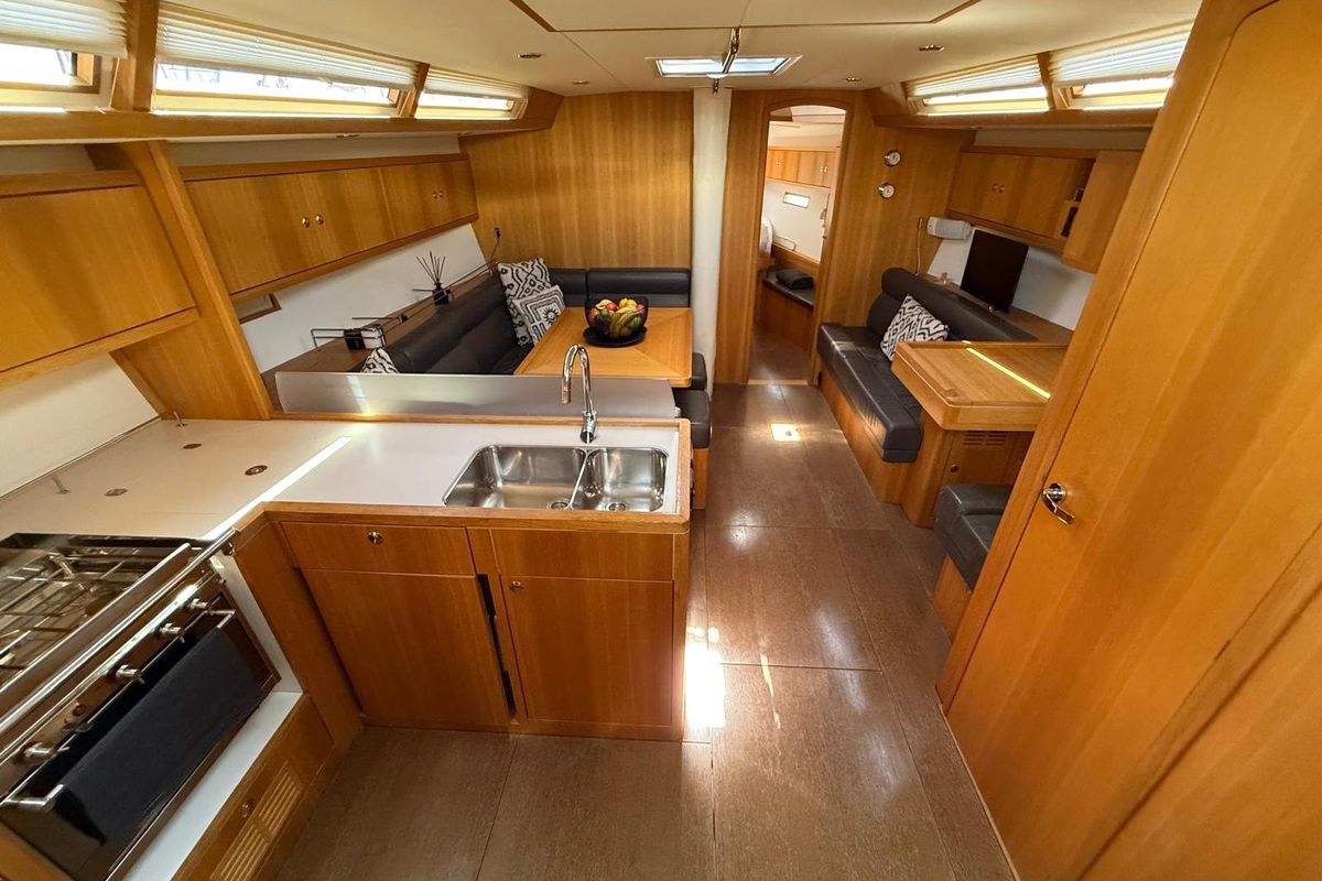 2012 Solaris 48 