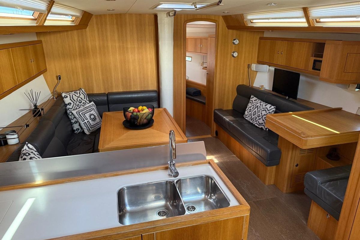 2012 Solaris 48 