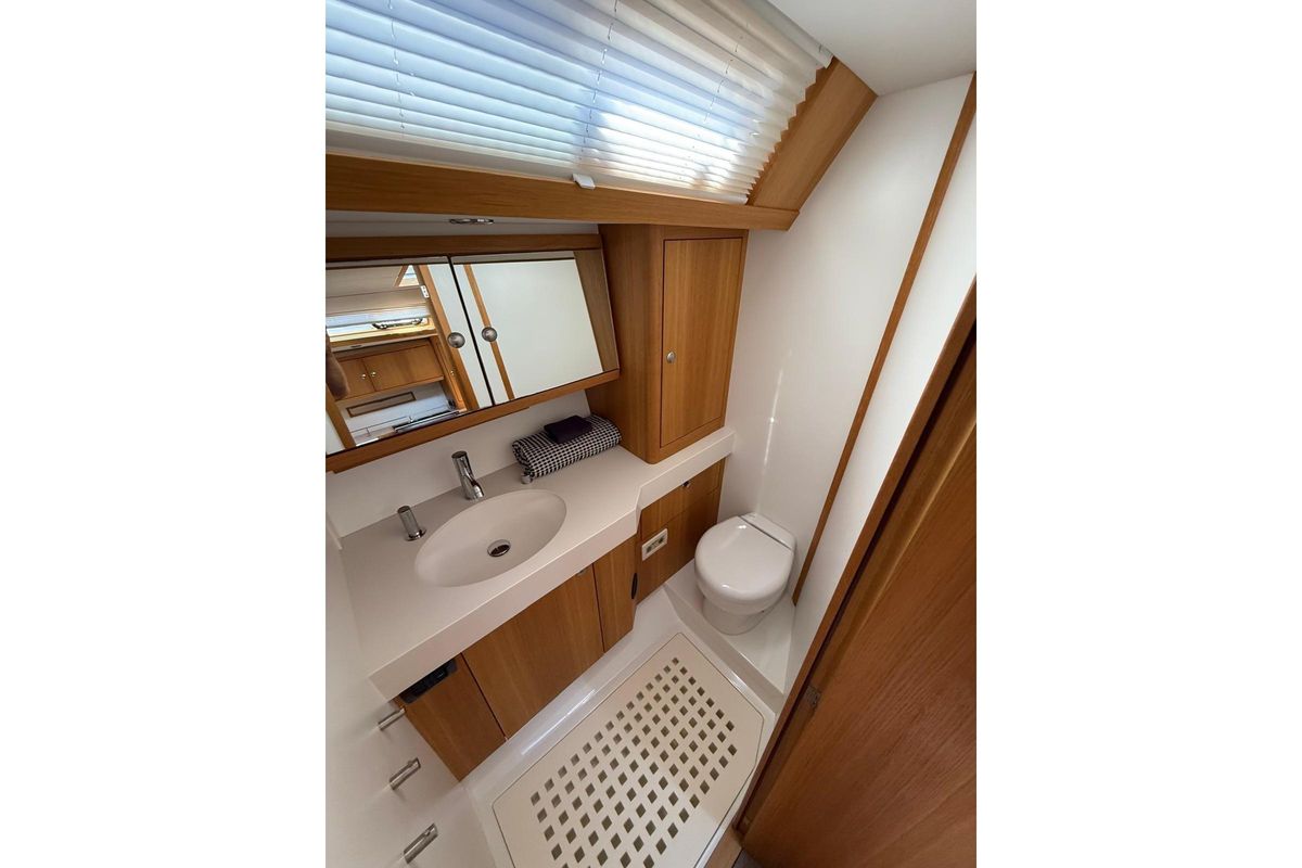 2012 Solaris 48 