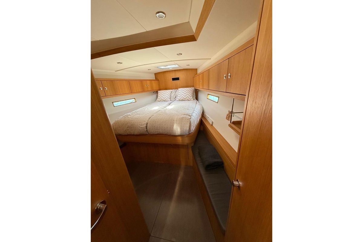 2012 Solaris 48 