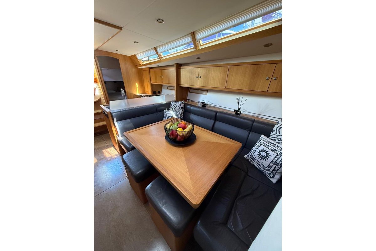 2012 Solaris 48 