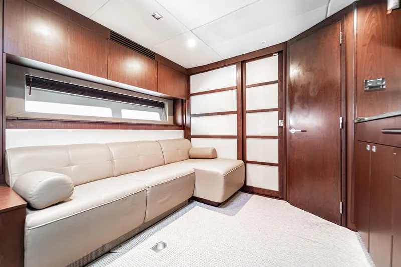 Atm 2013 Sea Ray 450 Sundancer @ Cancun Yacht Photos Pics Luxurious interior of 2013 Sea Ray 450 Sundancer yacht with beige leather seating.