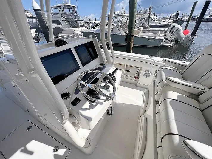  Yacht Photos Pics Helm