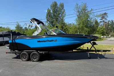MasterCraft XT22