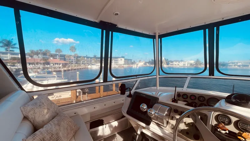 Perseverance Yacht Photos Pics Interior view of 1997 Carver 500 Cockpit Motor Yacht.