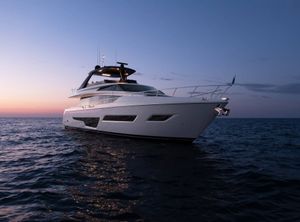 2021 Ferretti Yachts 780