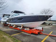 2022 Cruisers Yachts Sport 338CX