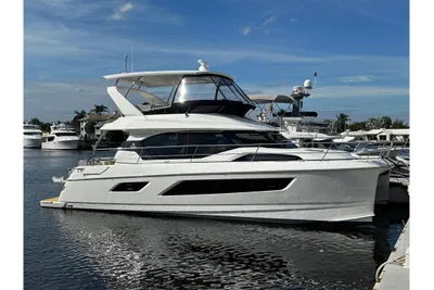 2021 Aquila 44 Yacht