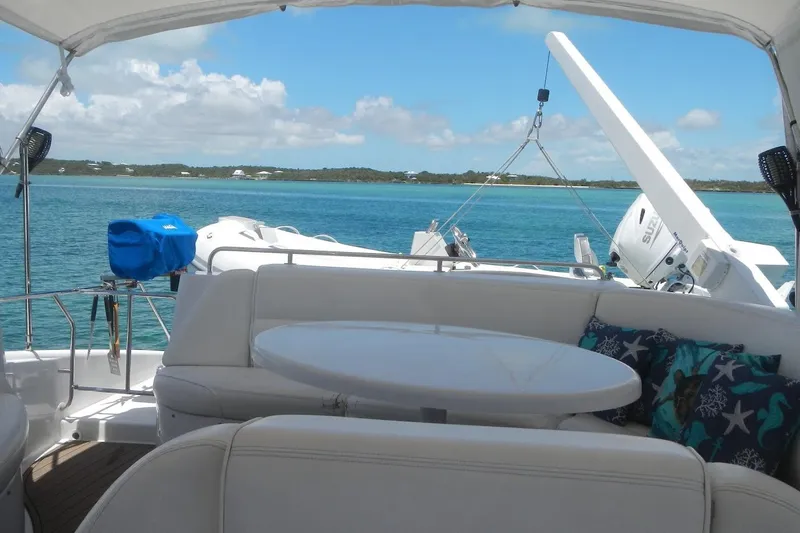  Yacht Photos Pics Luxurious seating area on 2001 Carver 570 Voyager Pilothouse yacht with ocean view.