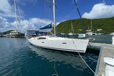 Beneteau Oceanis 43