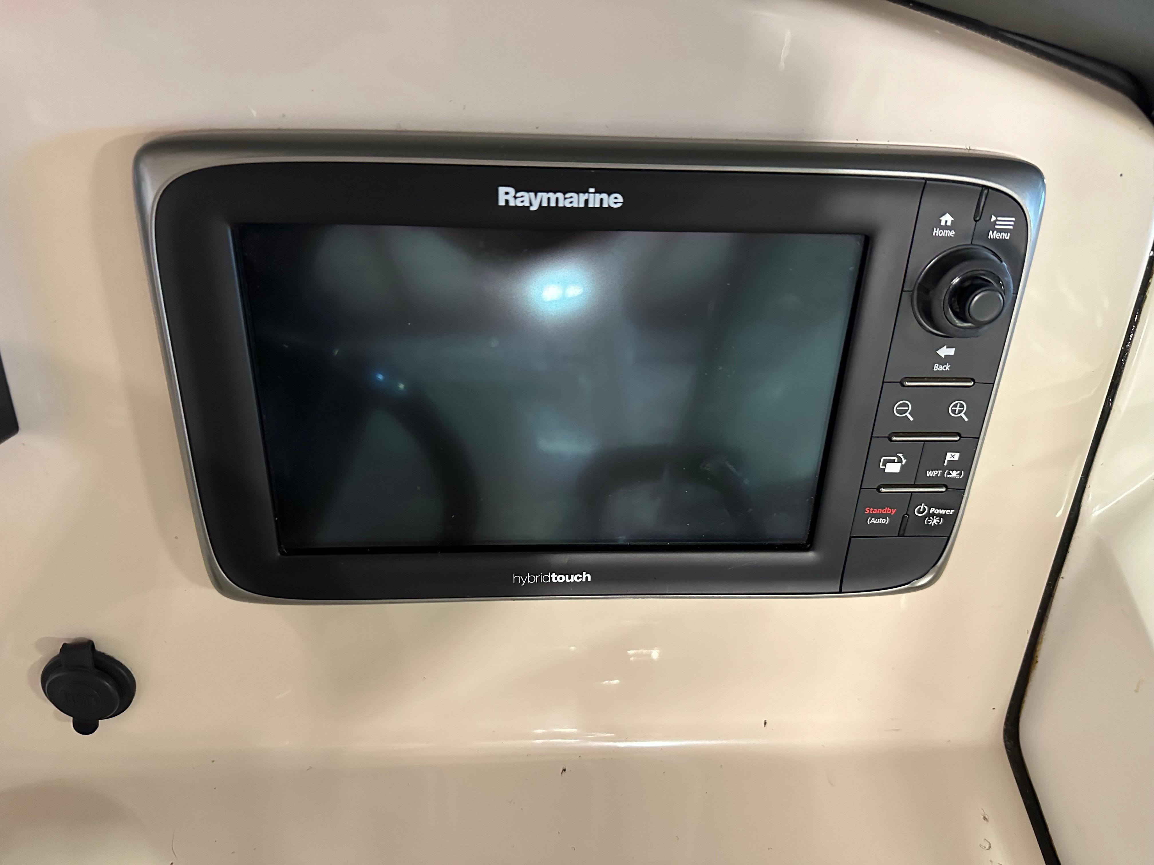 2015 Boston Whaler 270 Vantage Dual Console for sale - YachtWorld