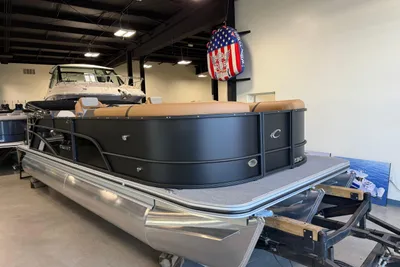 Crest Conquest 230 SLSC