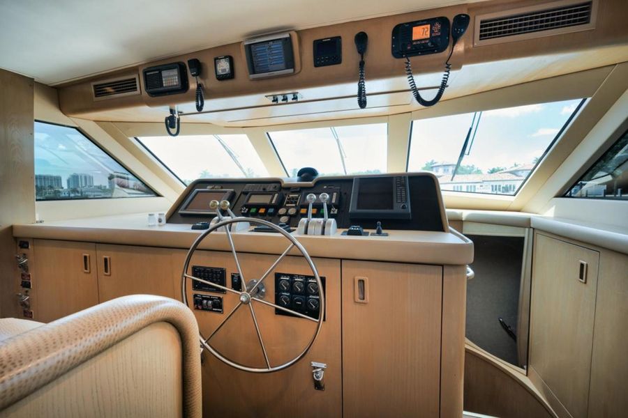 1998 Hatteras 74 Cockpit Motor Yacht