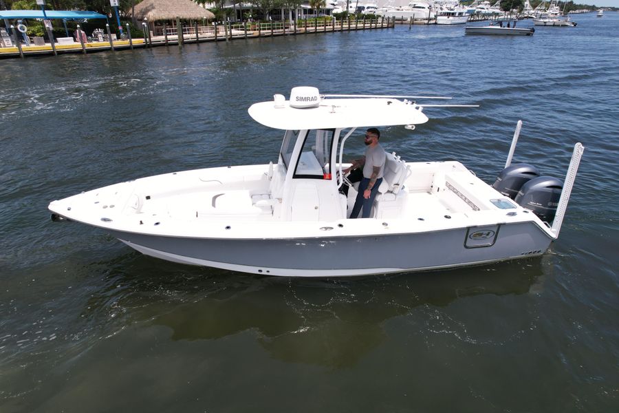 2017 Sea Hunt Gamefish 27