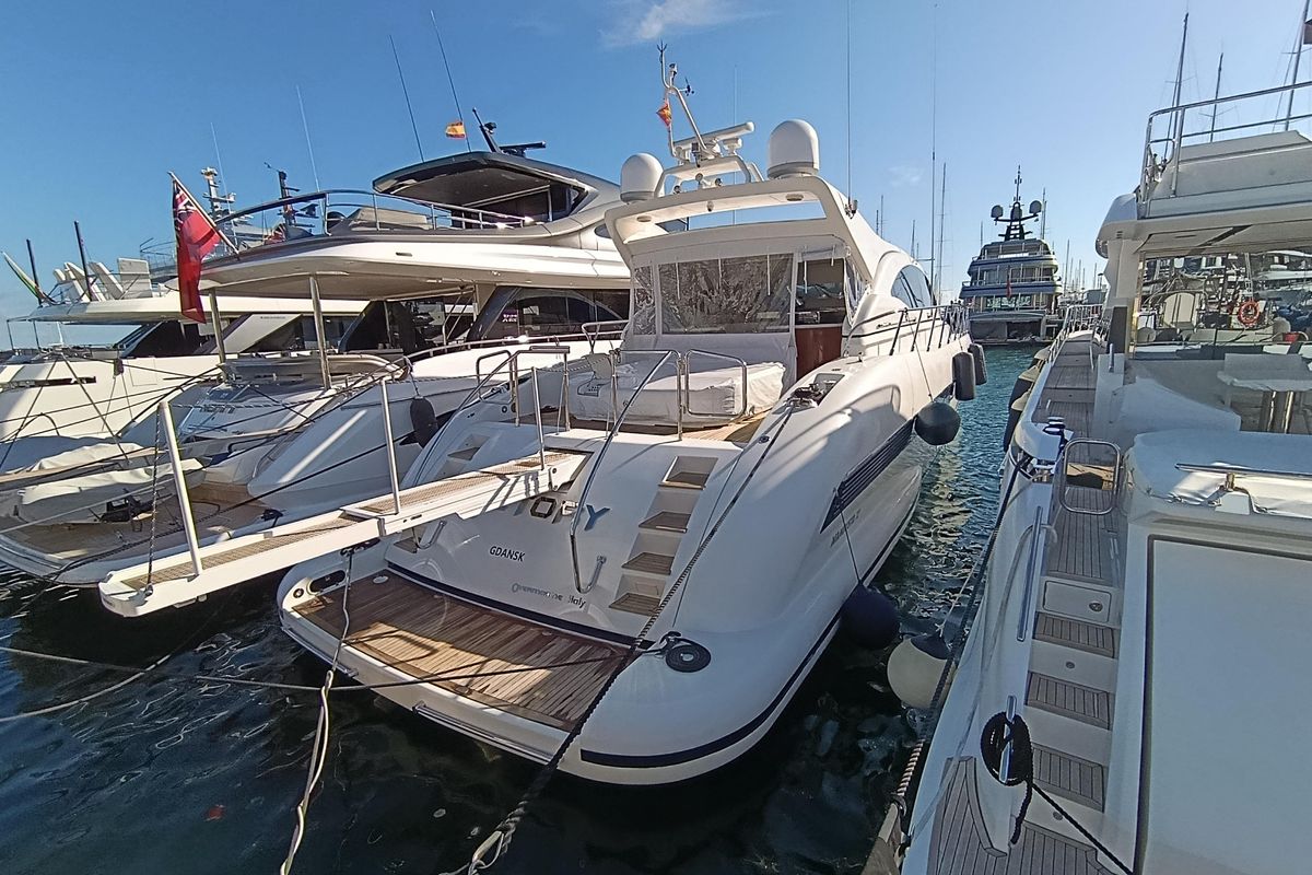 2001 Mangusta 73 