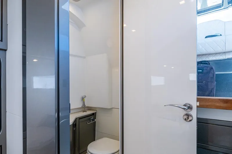 Drei Kinder Yacht Photos Pics 2023 Schaefer V33 yacht bathroom interior with modern fixtures and sleek design.