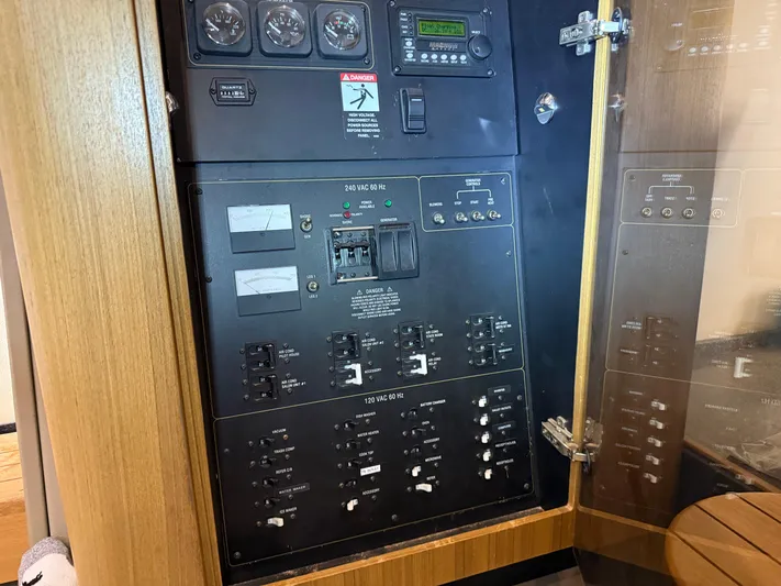 The Office Yacht Photos Pics Electrical control panel on a 2001 Bayliner 5288 Pilot House Motoryacht.