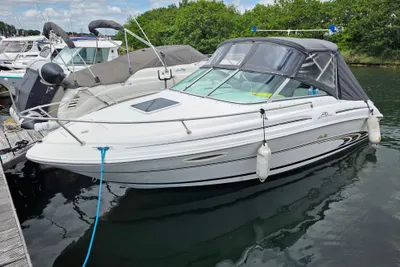 1997 Sea Ray 215 Express Cruiser