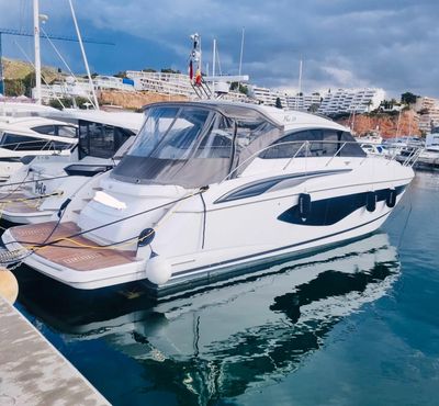 Yacht