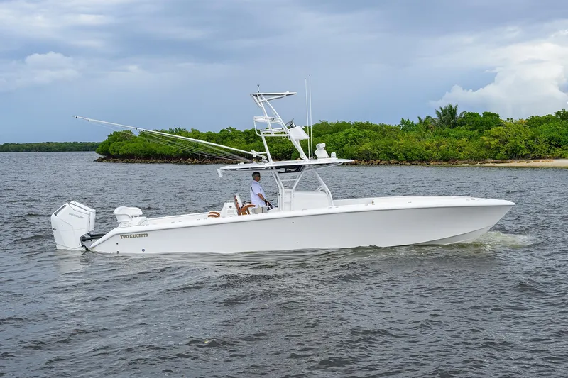 Two Krickets Yacht Photos Pics Bahama 41 Two Krickets - Profile