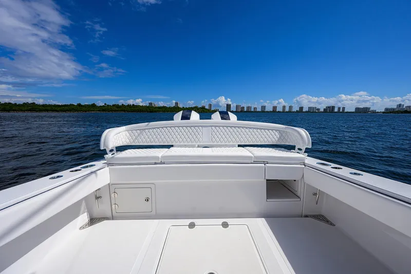 Two Krickets Yacht Photos Pics Bahama 41 Two Krickets - Cockpit