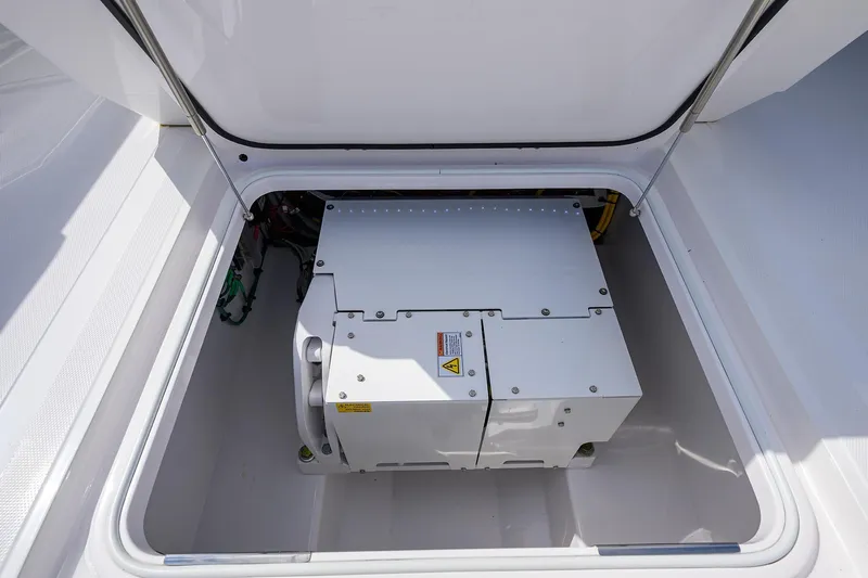 Two Krickets Yacht Photos Pics Bahama 41 Two Krickets - Cockpit