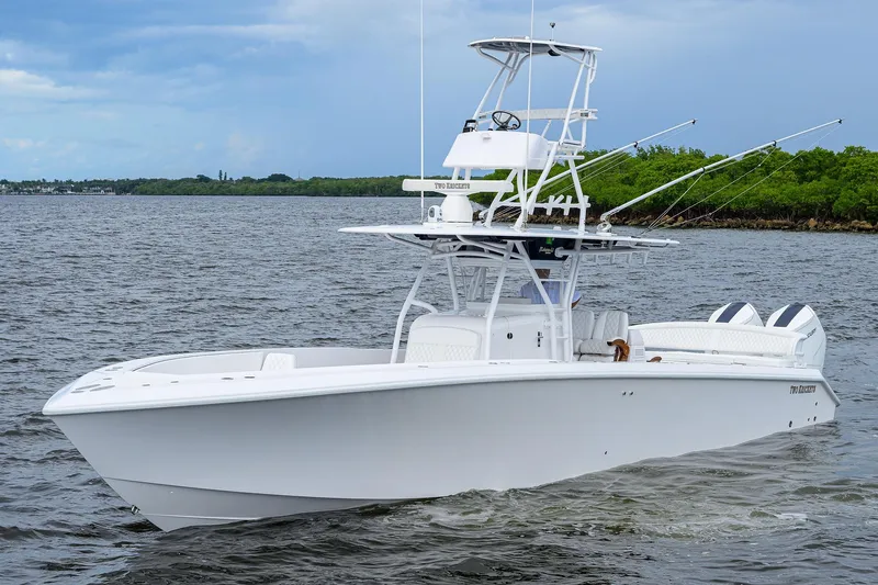 Two Krickets Yacht Photos Pics Bahama 41 Two Krickets - Profile