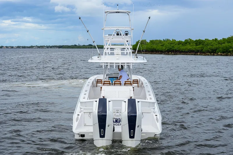 Two Krickets Yacht Photos Pics Bahama 41 Two Krickets - Profile