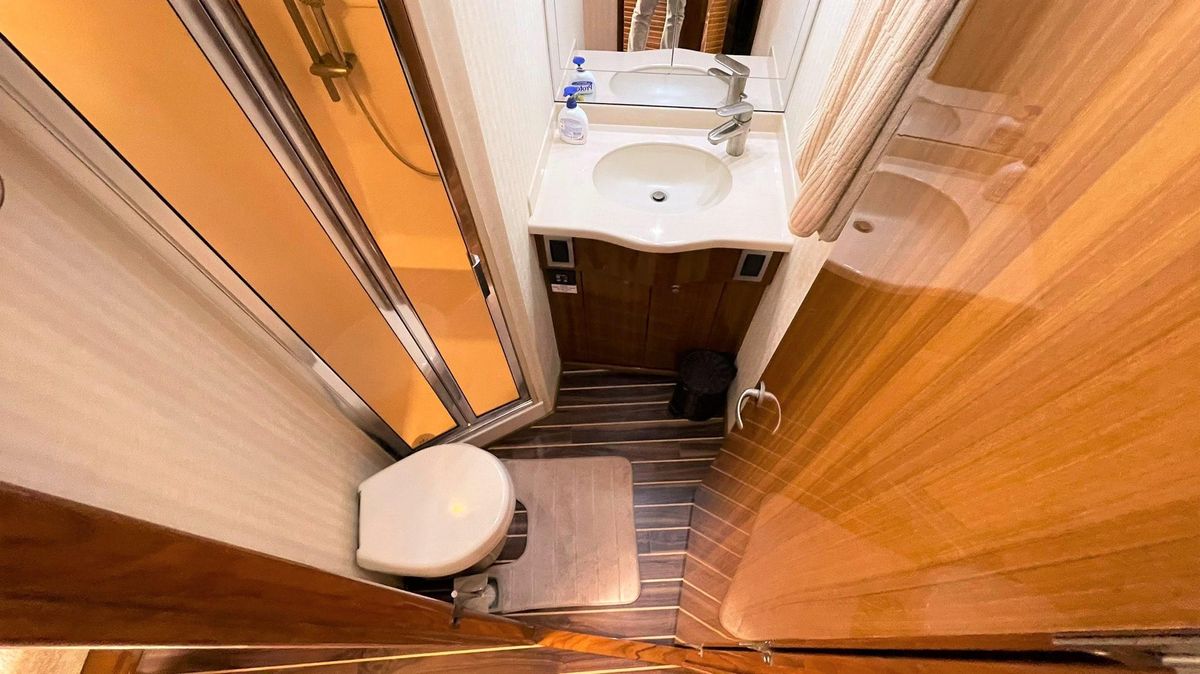 2013 Viking 56 