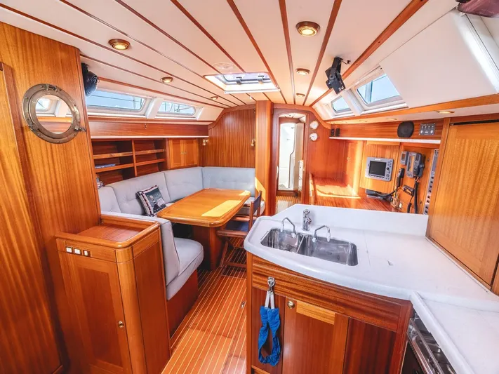 Annabella Yacht Photos Pics 