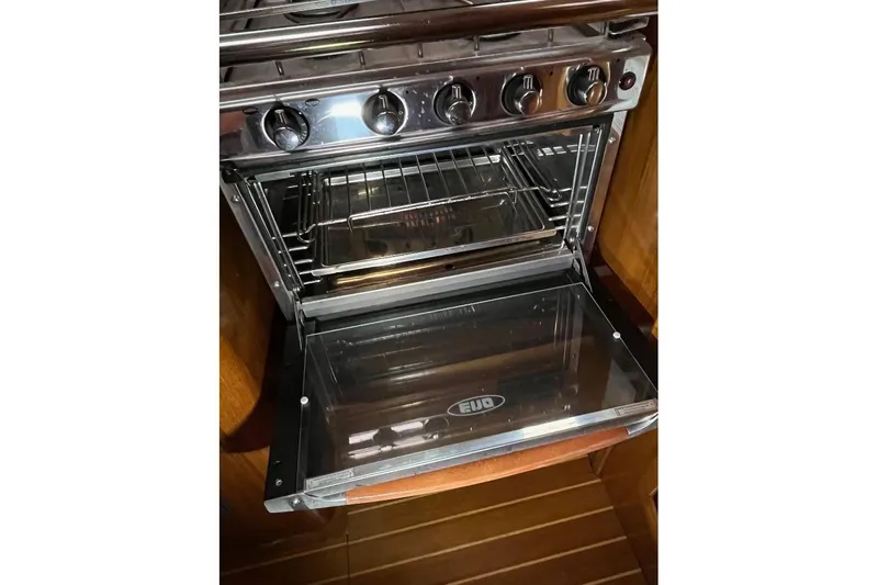 Arrow Yacht Photos Pics Stainless steel oven in 2008 Jeanneau Sun Odyssey 45 yacht kitchen.