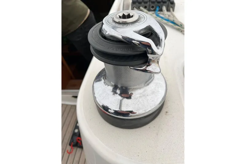 Arrow Yacht Photos Pics Winch on Jeanneau Sun Odyssey 45 sailboat, 2008 model, with chrome finish.