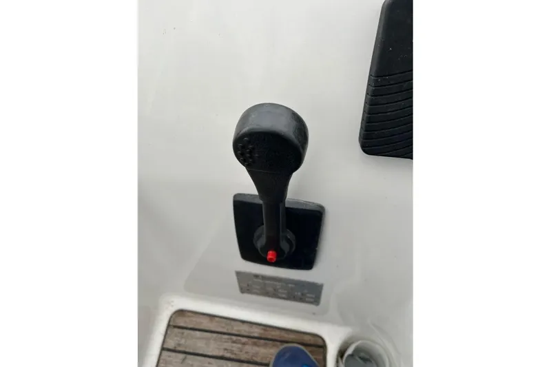Arrow Yacht Photos Pics Throttle control lever on a 2008 Jeanneau Sun Odyssey 45 sailboat.
