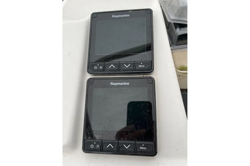 Arrow Yacht Photos Pics Raymarine displays on 2008 Jeanneau Sun Odyssey 45 yacht, showing navigation equipment.