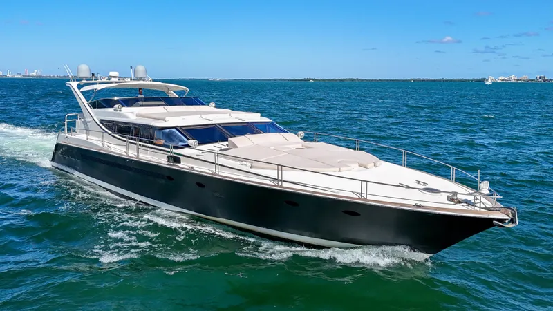 Zooom Yacht Photos Pics 