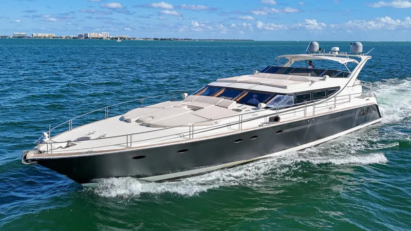 Zooom Yacht Photos Pics 