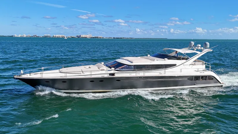 Zooom Yacht Photos Pics 