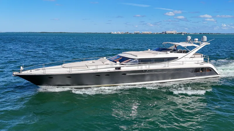 Zooom Yacht Photos Pics 