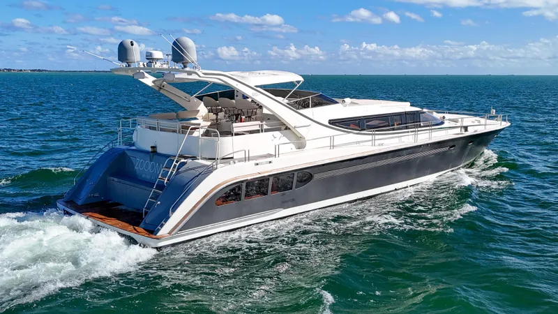 Zooom Yacht Photos Pics 